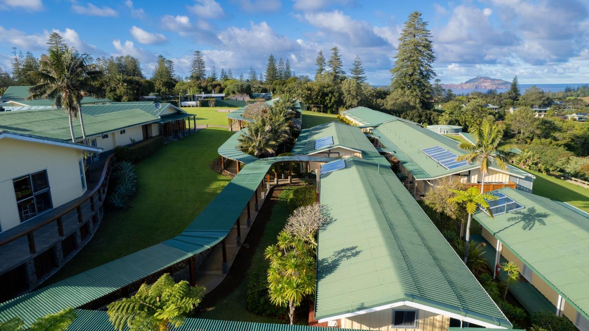 South Pacific Resort Hotel バーント・パイン エクステリア 写真